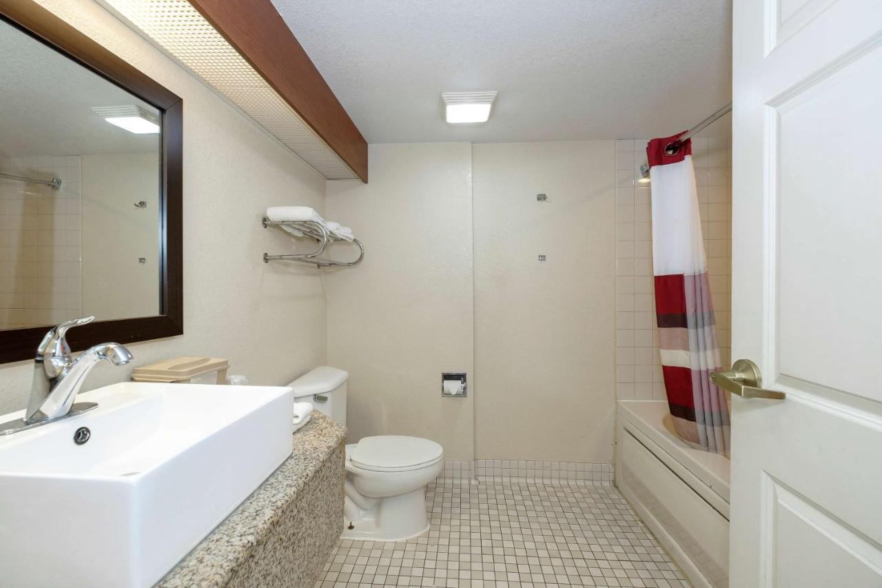 Chesapeake Inn And Suites Lexington Park Patuxent River Naval Air Station California Eksteriør bilde