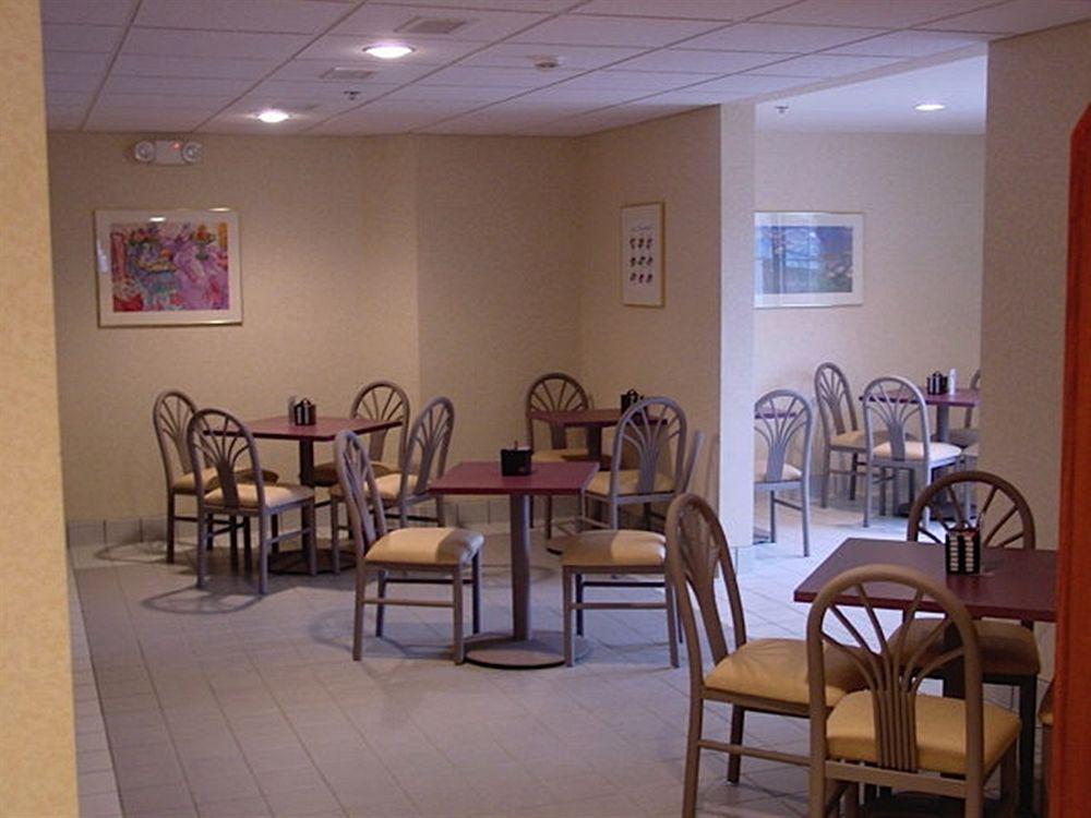 Chesapeake Inn And Suites Lexington Park Patuxent River Naval Air Station California Eksteriør bilde